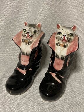 Vintage Japan Extremely Posh Cats in Black Boots Salt & Pepper Shakers!